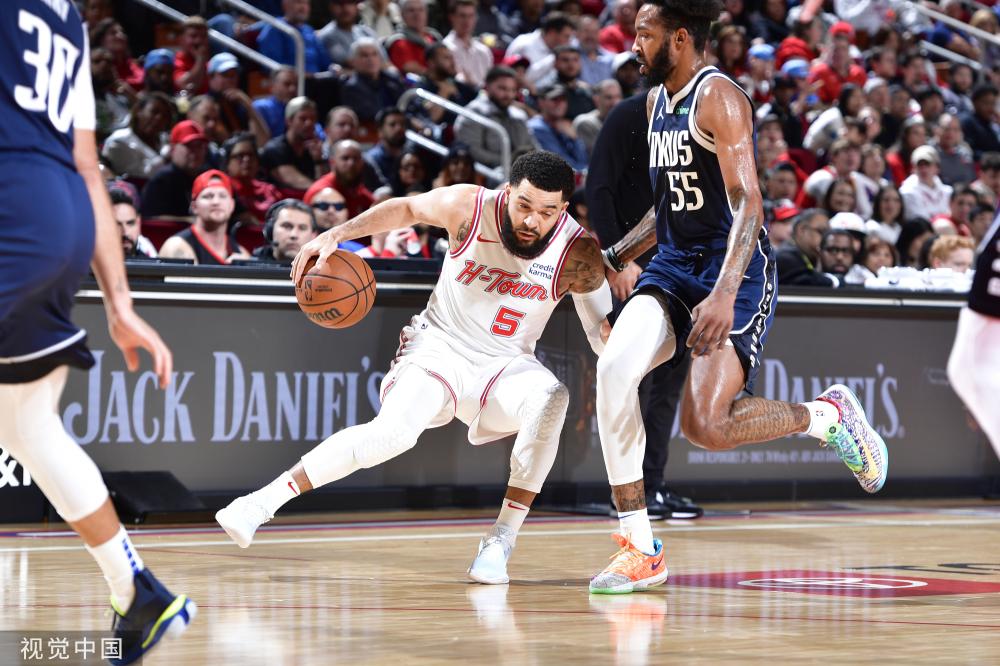 年轻后卫 年轻后卫